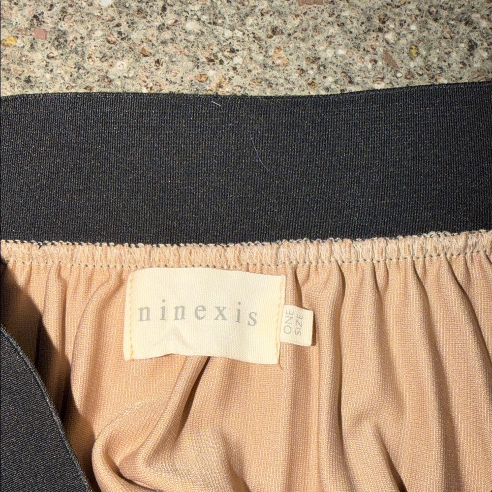 Elegant Black and Cream Women's Skirt - Picture 2 of 2